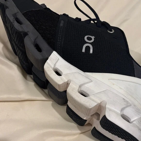 On Running Athletic Shoes in Black and White - Picture 5 of 8